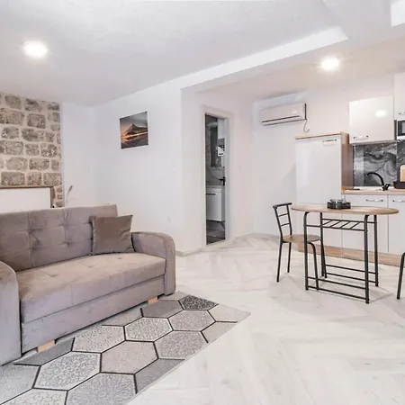 Apartament Florian *