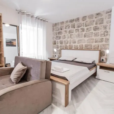 Florian Apartament *