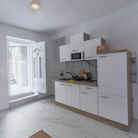 Florian Apartment *