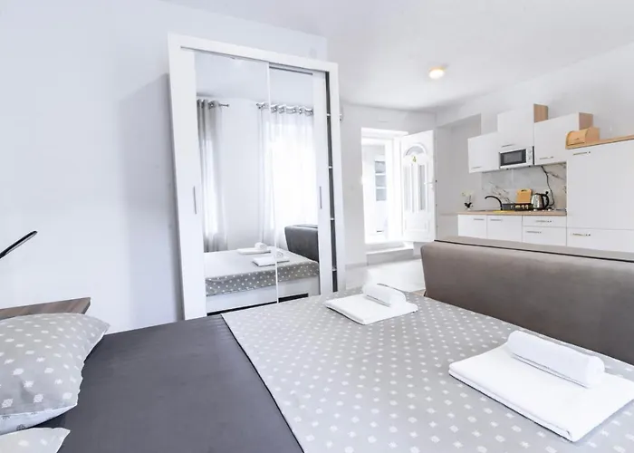 Apartament Florian *